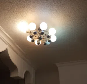 ثريات اضاءه عدد 2.. التواصل على واتساب رقم للبيع