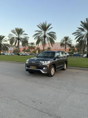Used Toyota Land Cruiser in Muscat