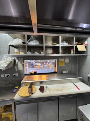 Resturent pizza cafe for sale