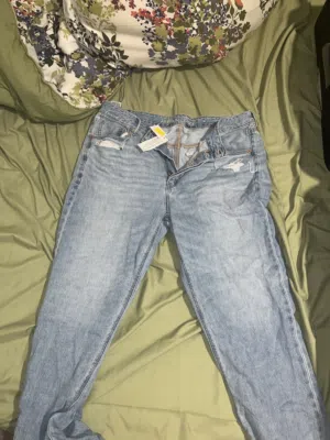 (Riyadh only) AMERICAN EAGLE ORIGINAL FEMALE JEAN
