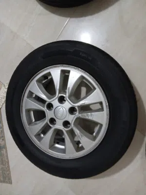 كوتشات وجنوط مستعملين