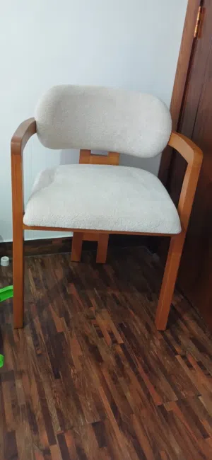 كراسي بذراعين