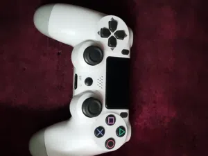 ايد بلايستيشن 4 كوبي بحاله الوكاله للبيع