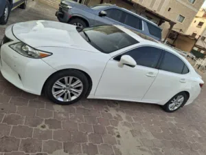 للبيع لكزس ES250 ابيض الساير 2013 شرط الفحص مكينة قير شاصي