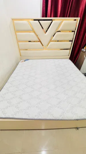 Bed with Mettress