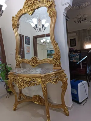 مرآة مع ستاند رخام للبيع