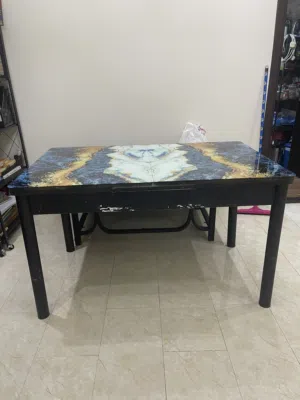 مجانا لمن يرغب بها طاولة سفرة تكبر وتصغر حسب الحاجة بدون كراسي