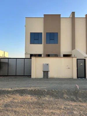 فله راقيه للبيع في الخوض حي الكوثر