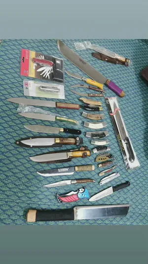 للبيع سكاكين ب مختلف الانواع