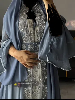 ثوب جميل ملبوس كم مره فقط