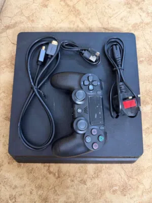 بلايستيشن 4 مستعمل بحالة الوكاله نظيف جدا