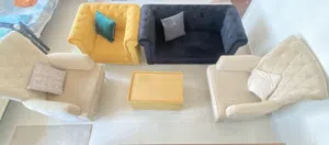 طقم كنب وطاولة صغيرة