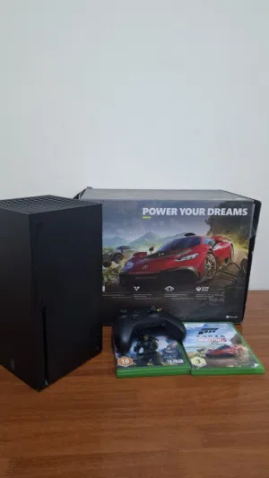 XBOX SERIES X IN EXCELLENT CONDITION WITH 2 GAMES