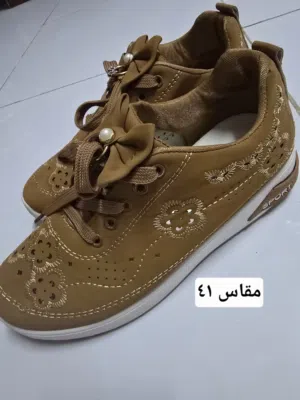 احذيه مستعمله وعليه تخفيض