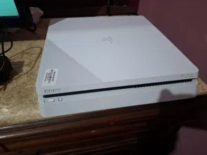 فرصة لعشاق الجيمنجPS4 Slim أبيض ملكي 500GB بحالة احترافية نظيف جدا
