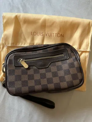 جنطة صغيرة LV