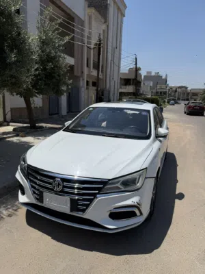 ام جي فايف 2023 Lux