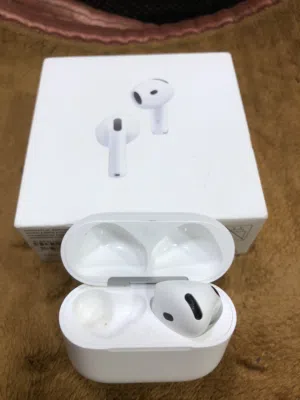 سماعة ابل( AirPods 4 (ANC ناقصه فرده شمال مستعمله بحاله ممتازه