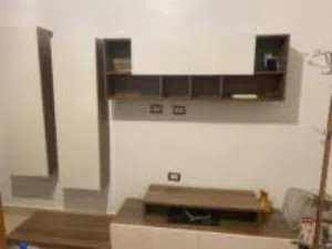 طاولة تلفزيون