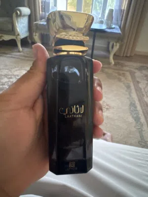 عطر لاثاني من احمد المغربي مستعمل قليل جدا