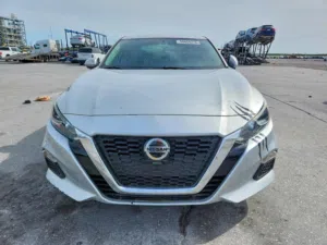 Used Nissan Altima in Al Batinah