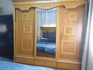 غرفه نوم لاتيه 18 بحالة ممتازةلون عسلي للبيع
