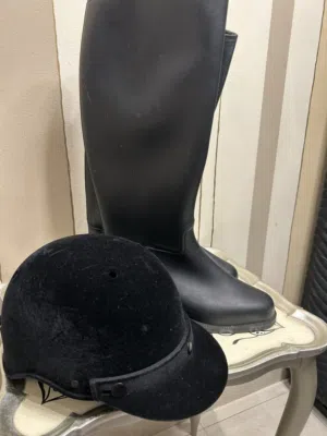 Tall Riding Boots Size 39 + Helmet Bundle – 17 BHD