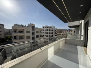 300 m2 4 Bedrooms Apartments for Sale in Amman Al-Thuheir