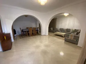 شقة نصف تشطيب حجم كبير
