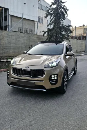 جيب كيا سبورتج 2000 ديزل 4/4 جي تي لان فل مع بانوراما دهان شركة