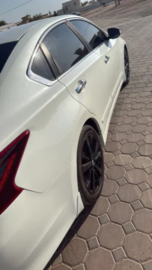 نيسان التيما