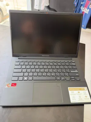 Asus Vivobook Ryzen 5 8gb ram ddr5 512gb ssd storage 14 inches FHD display no any scratch