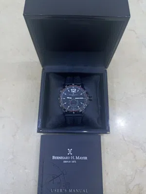 ساعة Bernhard H. Mayer أصلية بحالة جيدة جداً.