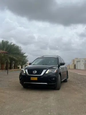 Used Nissan Pathfinder in Al Dakhiliya