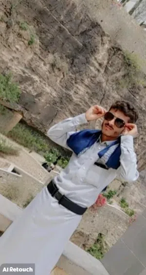 اسامه العزعزي