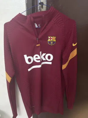 قميص برشلونه
