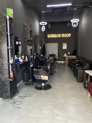 محل صالون حلاقه بكامل معداته لل بيع حاهز بكل نواحي ما ناقصه شي