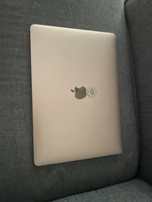 MacBook Air m1 للبيع