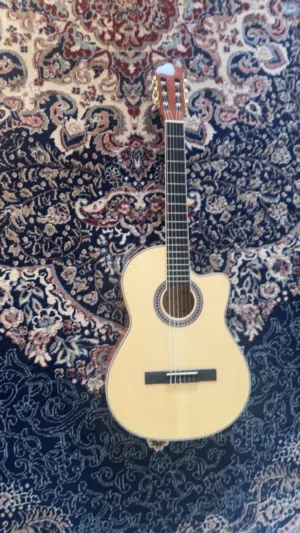 Guitar good condition 6 strings