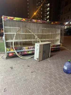 تلاجة بقاله للبيع