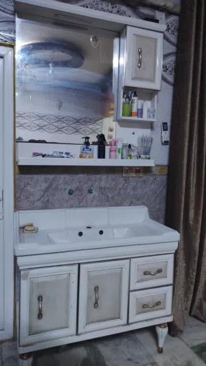 مغسله (ميز مرايا مغسله) مستعمل