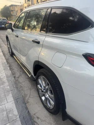 هايلندر هايبرد 2023