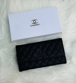 محافظ نسائيه رائعه و بماركات مميزه