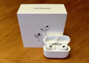 AirPods Pro 2 جديدة ماستر كوبي طبق الاصل بختم امريكي مع سيريال نمبر مع كرتونتها جديدة والزقة عليها