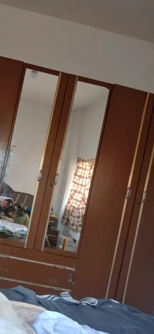 خزانه للبيع خشب نوع ثقيل