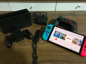 Nintendo Switch Oled شبه جديد نضيف مع   جميع الاغراض اقراء الوصف مهم