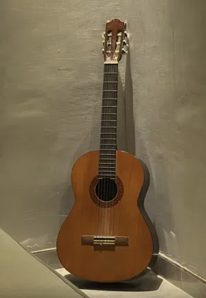 جيتار Yamaha c40 للبيع