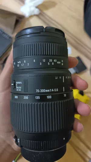 عدسه كانون 70-300