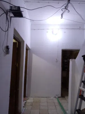 ارتفاع عن الشارع متر