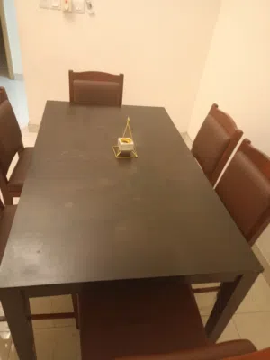 طاوله طعام+كراسي خشب وجلد +طاولة مكتب عدد 2+ كراسي مكتب عدد2